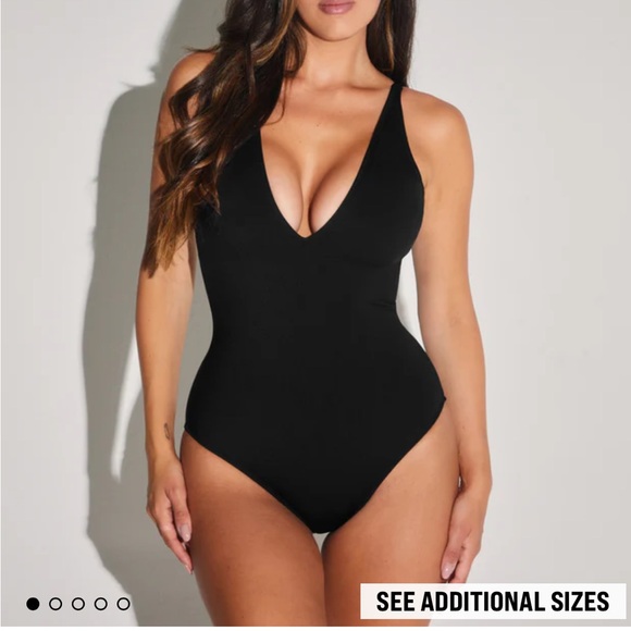 Elegant Black One-Piece Swimsuit - Picture 1 of 5